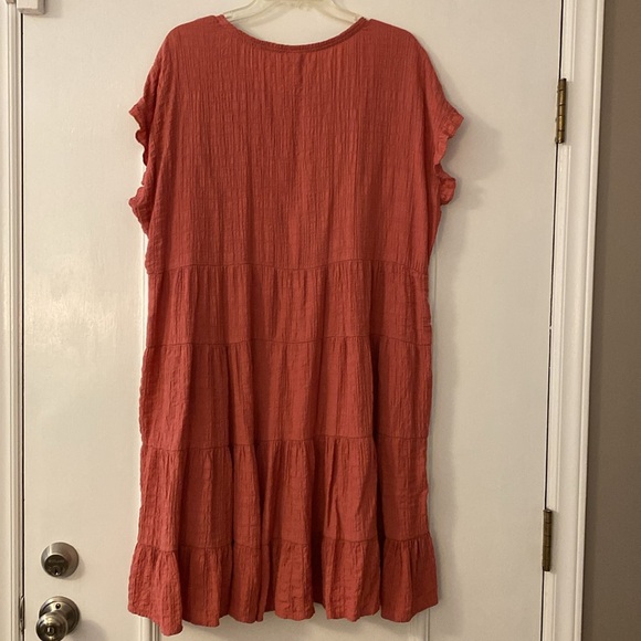 Fun coral/rust dress, ruffled cap sleeve, great condition, rayon/poly XXL. - Picture 3 of 5